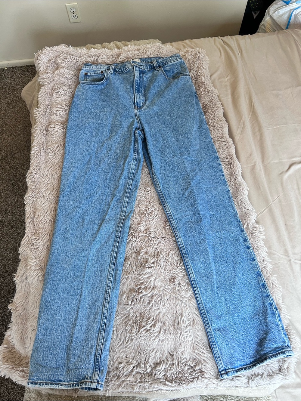 2 A&F Straight Leg Jeans Bundle! - Picture 3 of 6